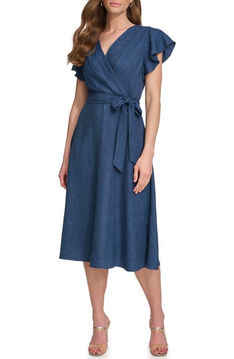 Vestido midi con cintura anudada y mangas acampanadas