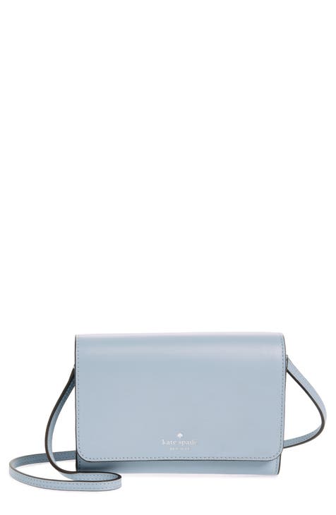 cartera kerri en una cuerda