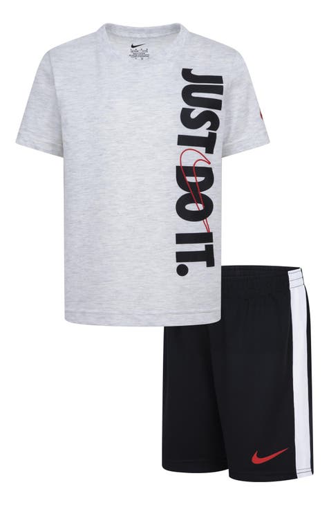 Conjunto de camiseta y pantalones cortos 'Just Do It' (niños pequeños)
