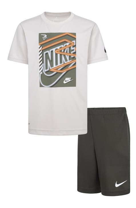 Conjunto de camiseta y pantalones cortos Dri-FIT Three x Three para niños (niño grande)