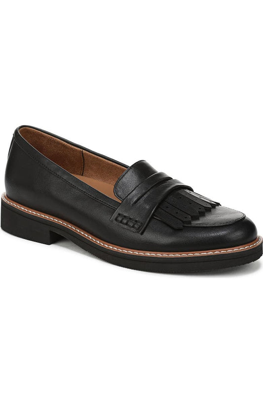 Pacey Kiltie Fringe Loafer (Women)