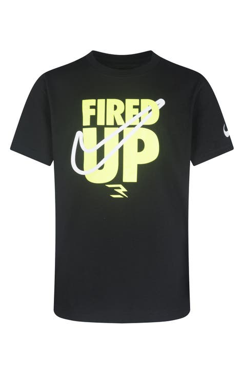Camiseta de manga corta Fired Up Swoosh para niños (niño grande)