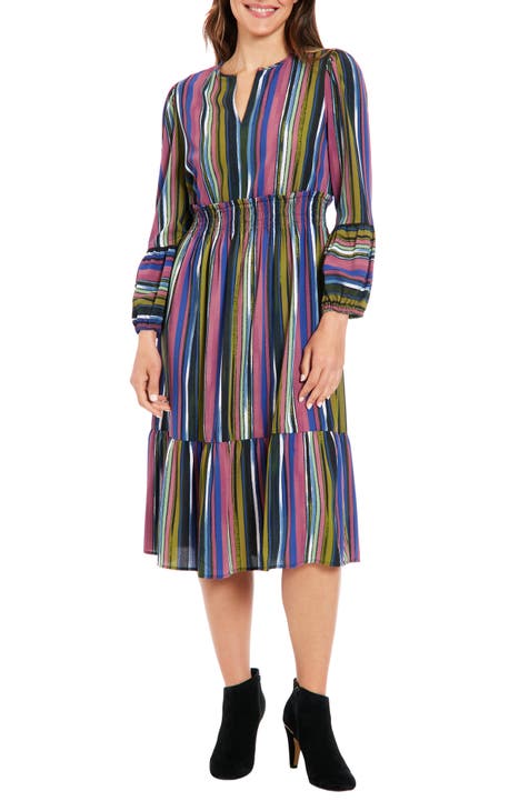 Vestido ajustado y con vuelo de manga larga a rayas