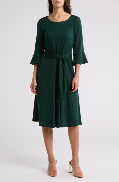 Vestido midi de canalé con mangas acampanadas