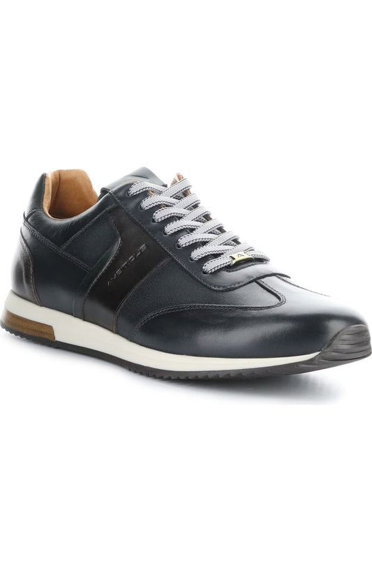 11721 Low Top Sneaker (Men)