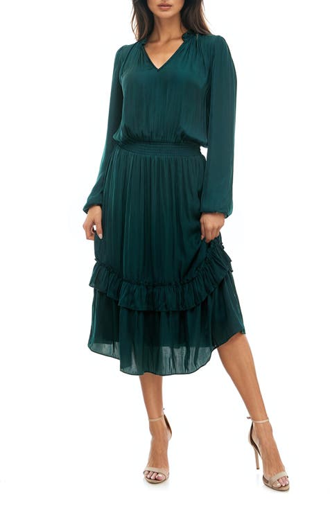 Vestido de satén de manga larga escalonado