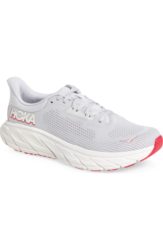 Arahi 7 Running Shoe (Women)