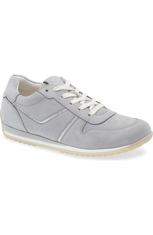 Bella Sneaker (Women)