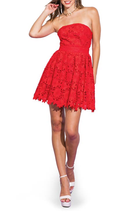 Minivestido de encaje sin tirantes