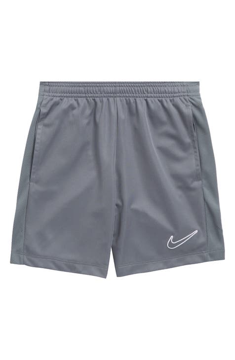 Pantalones cortos de entrenamiento Dri-FIT para niños (niño grande)