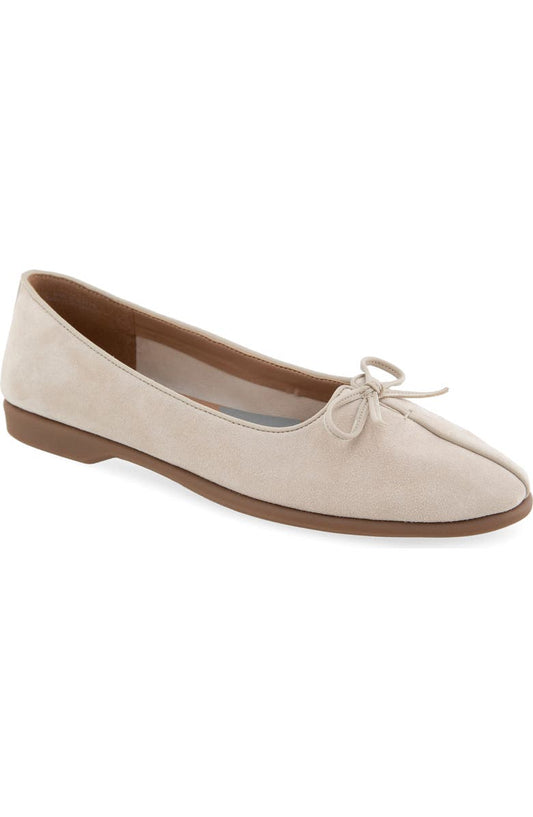 Novia Ballet Flat (Women)