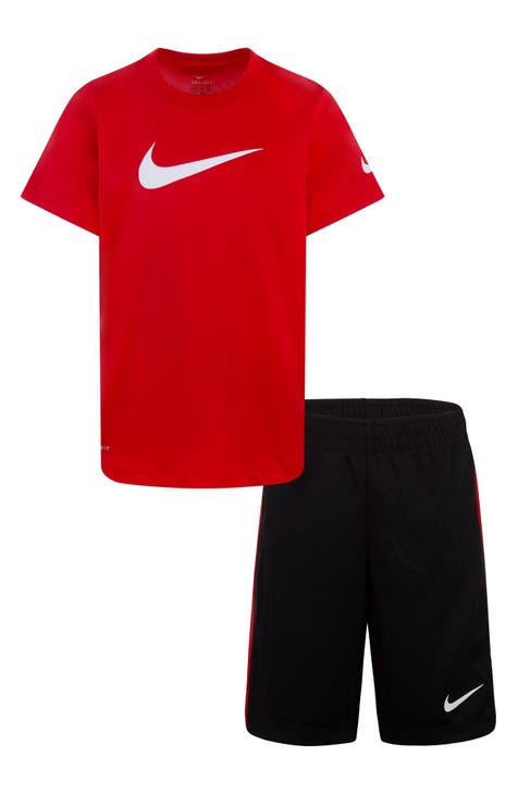 Conjunto de camiseta y pantalones cortos Swoosh para niños (niño pequeño)