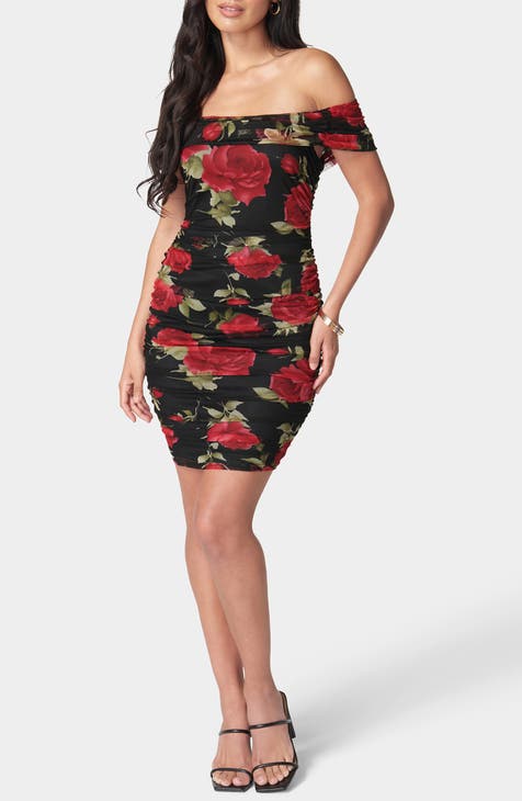 Minivestido rosa con hombros descubiertos